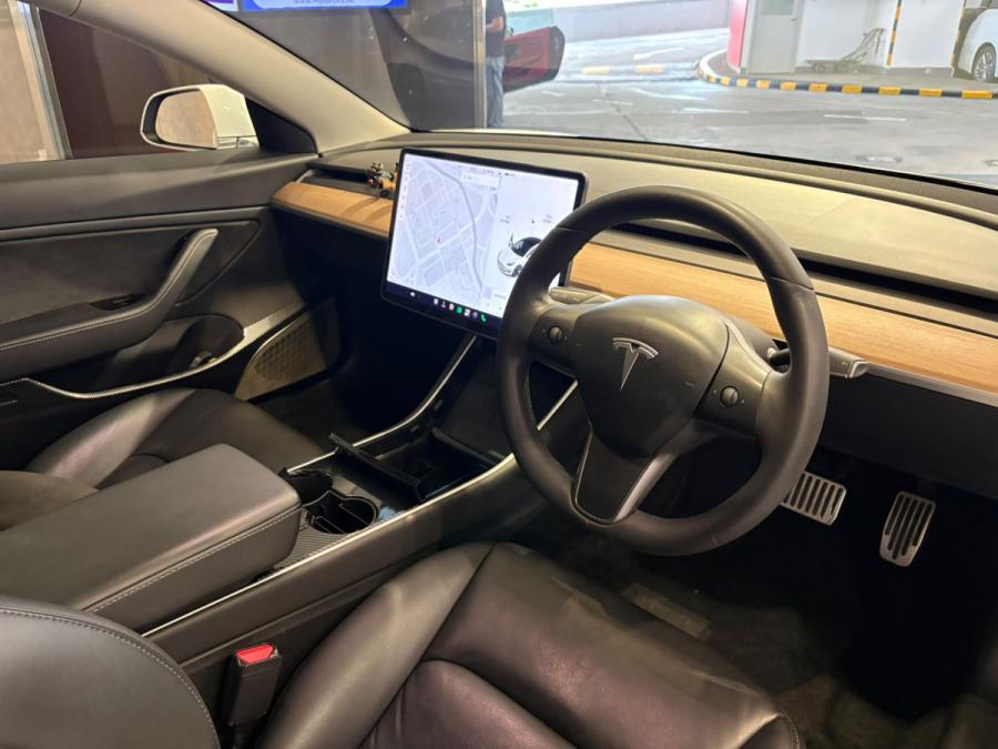 Model 3 Standard Range Plus - Image 3